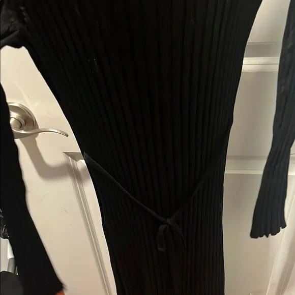 DISSH Black Ribbed Knit Top - Picture 3 of 5